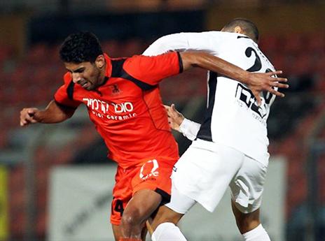 גם הוא על הכוונת. צעירי