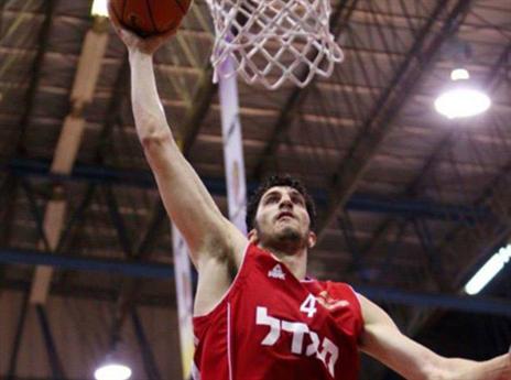 אליהו. רבע 1 מצויין, אחר כךנעלם (מנהלת)