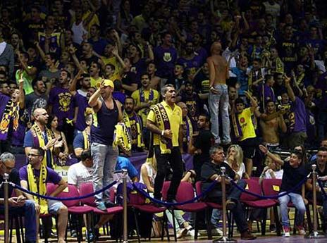 לא קל לנצח בפחים (מנהלת הליגה)