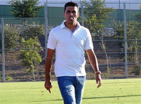 קיבל קידום. סילבס (דאבל פס)