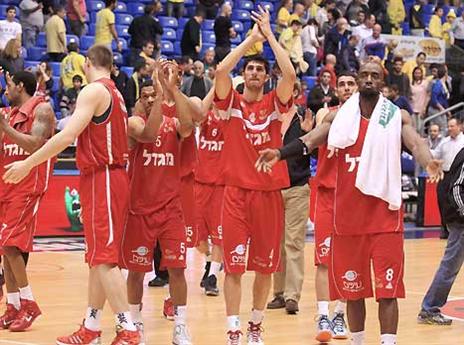 ואז באה ההצגה הגדולהשל  העונה (צילום: אלן שיבר)