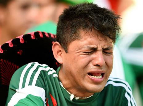 איזה פיספוס. אוהד מקסיקני לא מאמין (GETTYIMAGES)