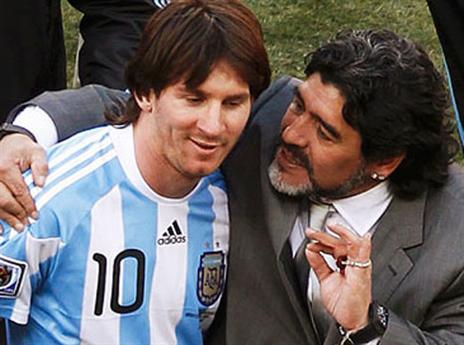 ההיסטוריה תיכתב מחדש, השאלה היא באיזה כיוון. מראדונה ומסי (gettyimages)