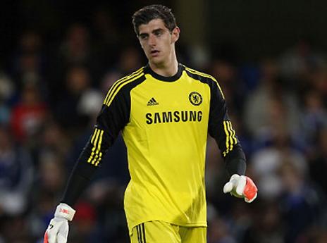 קורטואה. מקבל את אפודת ההרכב הראשון (GETTYIMAGES)