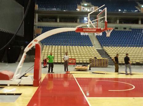 הנחת הפרקט בארנה