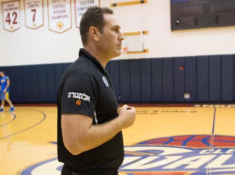 לפני שלושה חודשים מאחורי בלאט, הלילה מול בלאט (נועם גלאי, מכבי ת״א (האתר הרשמי)