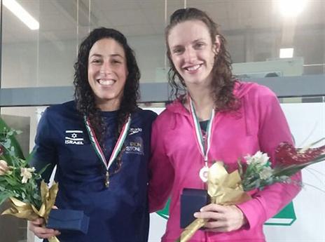 על הפודיום. עברי אחרי ההישג הענק (צילום: באדיבות איגוד השחייה)