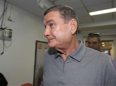 רמון, הותקף בחזרה (אלן שיבר)