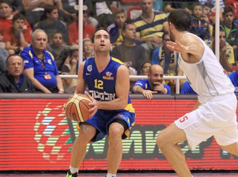 יופי של טבילת אש כקפטן לאוחיון (צילום: אלן שיבר)