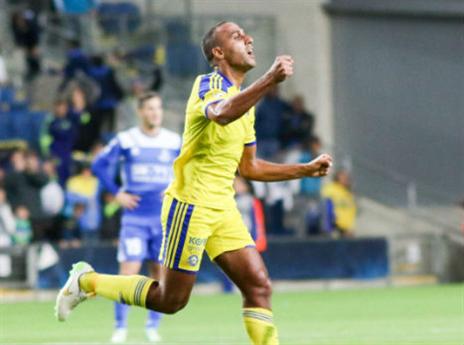 מלא במחמאות. ראדי (אלן שיבר)