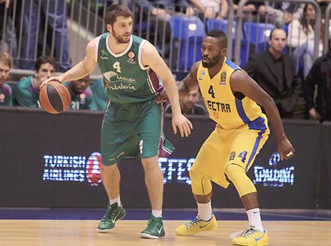 היה צמוד בהיכל (אלן שיבר)