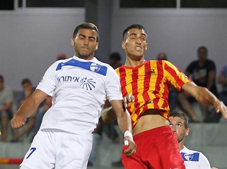 עאבד מתחמם (אלן שיבר)