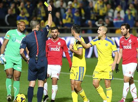 פפיר שולף צהוב. טעות קשה במחצית הראשונה