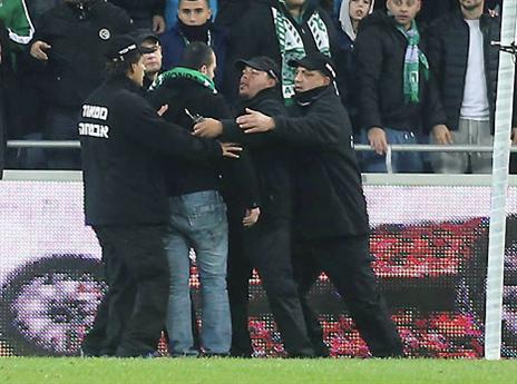 שוב התפרעות אוהדים. הפעם זה עלול לעלות ביוקר (אלן שיבר)