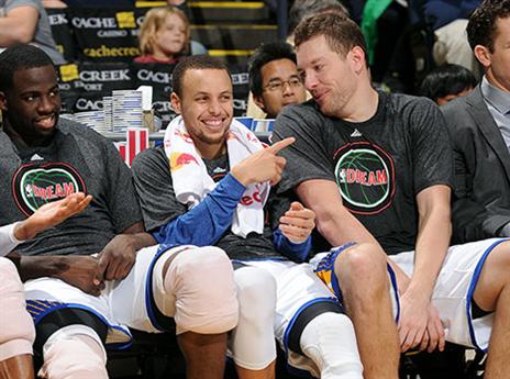 הספסל הכי מאושר במערב (getty)