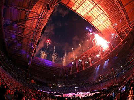 הצופים זכו לחוויה צבעונית של פירוטכניקה