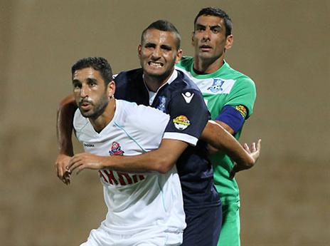 המועדון מאחוריו. גל כהן (יוסי שקל)