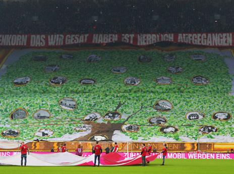 האוהדים חוגגים יום הולדת לבאיירן (Getty)