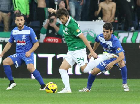 דנינו משקיף על מיצ'ל. עונת בכורה בלתי נשכחת (יוסי שקל)