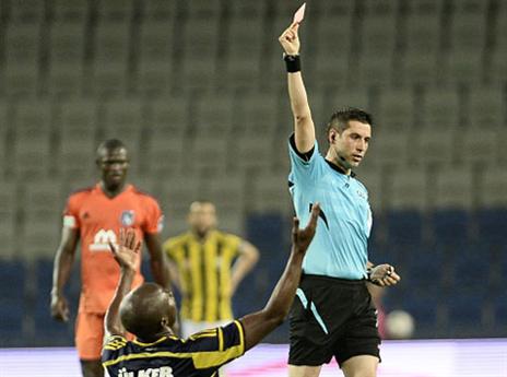 אין לו מה להיות מופתע אחרי הבעיטה הברוטלית (gettyimages)