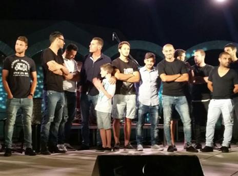 השחקנים עם נעים (שירלי בר דיין)