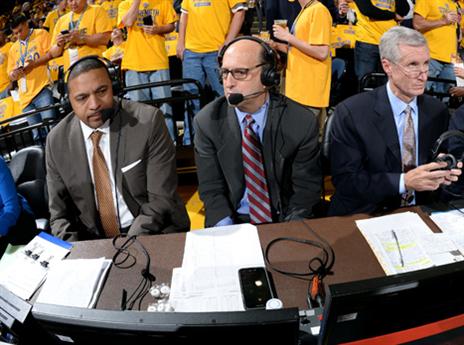 צוות הפרשנים הבכיר. "יחס לא הוגן לבלאט"