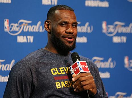 לברון. היה משועשע במסע"ת (getty)