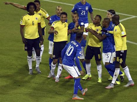 קולומביה נגד ברזיל הפך למפגש חם (AFP)