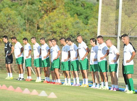 השחקנים באימון הפתיחה (ראובן כהן, האתר הרשמי של מכבי חיפה)