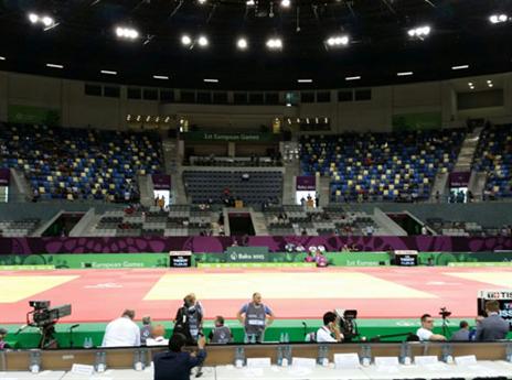 האולם בבאקו מוכן (שירי אלג'ם)