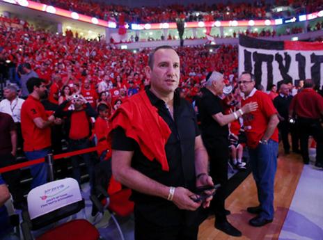 אם לא כיו"ר, אז כאוהד. דני קליין (אלן שיבר)