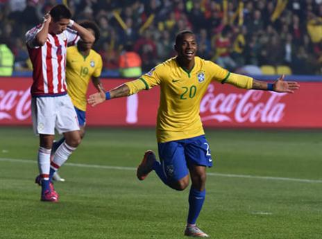 רוביניו כבש ראשון (AFP)