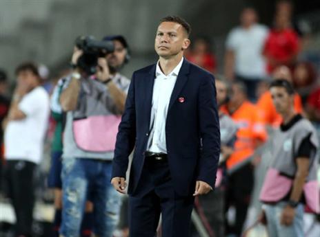 למה הוא שיחק בלי חלוץ? ביקורת על בכר (אלן שיבר)