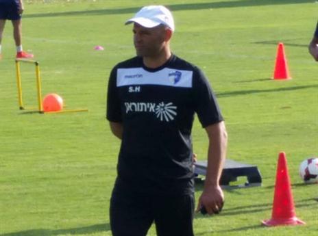 מחפש ניצחון ראשון במחנה, חסארמה