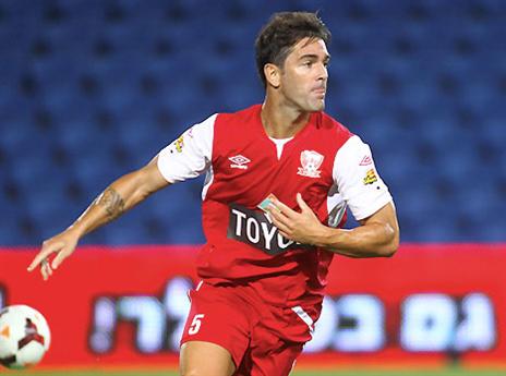 הציל כדור מהקו, פאס (אלן שיבר)