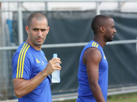 בתמונה: עוד שחקנים שהגיעו עבור כסף גדול (האתר הרשמי של מכבי)