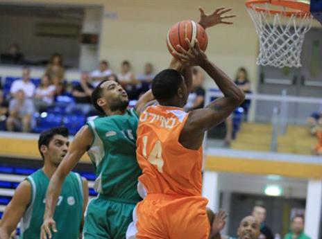 רוז'ו חזק גם בהגנה (אודליה מטרי, מכבי ראשל"צ)