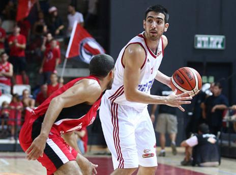 התרגש להגיע לבירה. טימור (אלן שיבר)