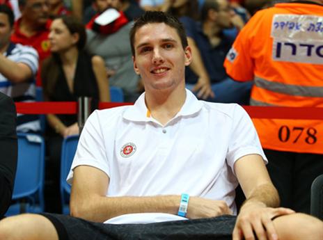 מאט ג'נינג, מחכה לצ'אנס שלו (לירון מולדובן)