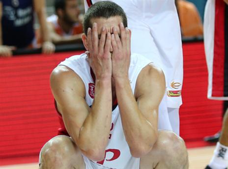 נאור, ממש לא מרוצה (אלן שיבר)