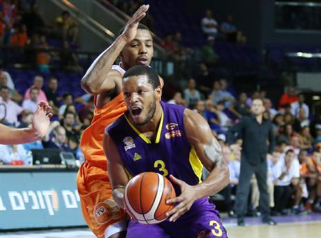 בכורה בליגה. כריס רייט (אלן שיבר)