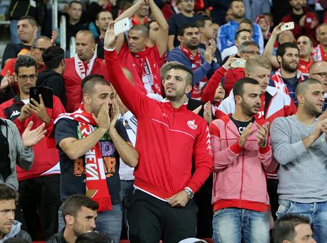 גם הקהל תורם את חלקו (נמרוד גליקמן)