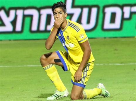 פרץ מחכה לפורטו (צילום: דני מרון)