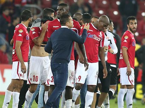 לא לגמרי מרוצה. בכר (אלן שיבר)