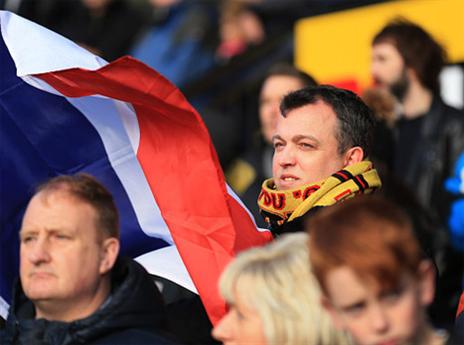 דגל צרפת ביציע (Getty)