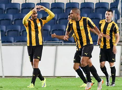 בית"ר חגגה מוקדם מדי מול ב"ש (צילום: דני מרון)