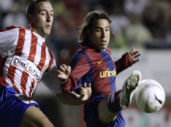 העיתונים החמיאו לו (getty)