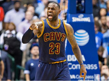 לברון ג'יימס. מבצ רוח טוב בקליבלנד (getty)
