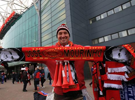 האוהדים במנצ'סטר כבר מוכנים (getty)