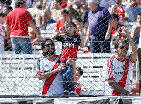 מבעד לסורגים (GETTYIMAGES)
